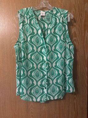4 for $30 Sale! CAbi NWOT XL Scroll Top Green & White Sleeveless  blouse 6321
